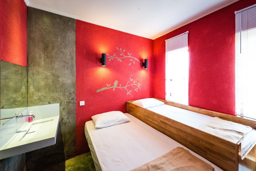 Kayun Hostel Legian Quarto foto