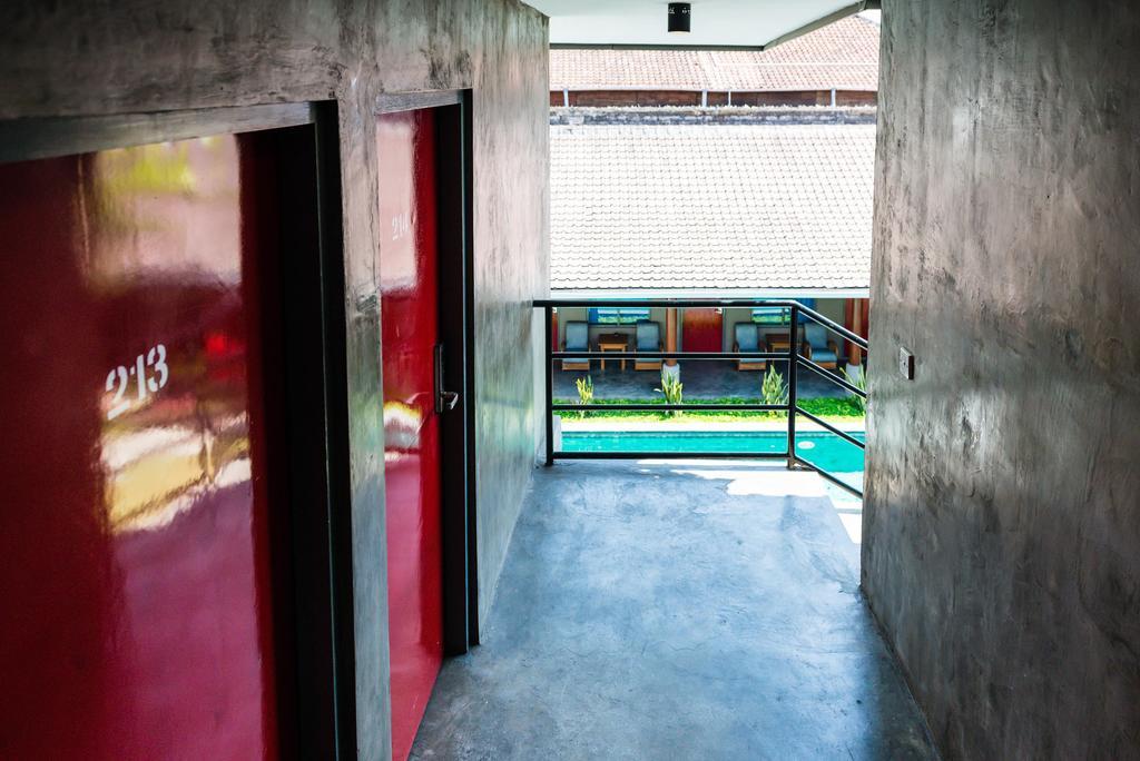 Kayun Hostel Legian Quarto foto