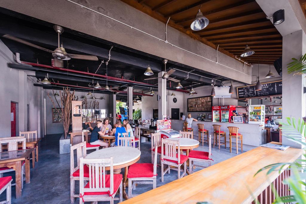 Kayun Hostel Legian Quarto foto