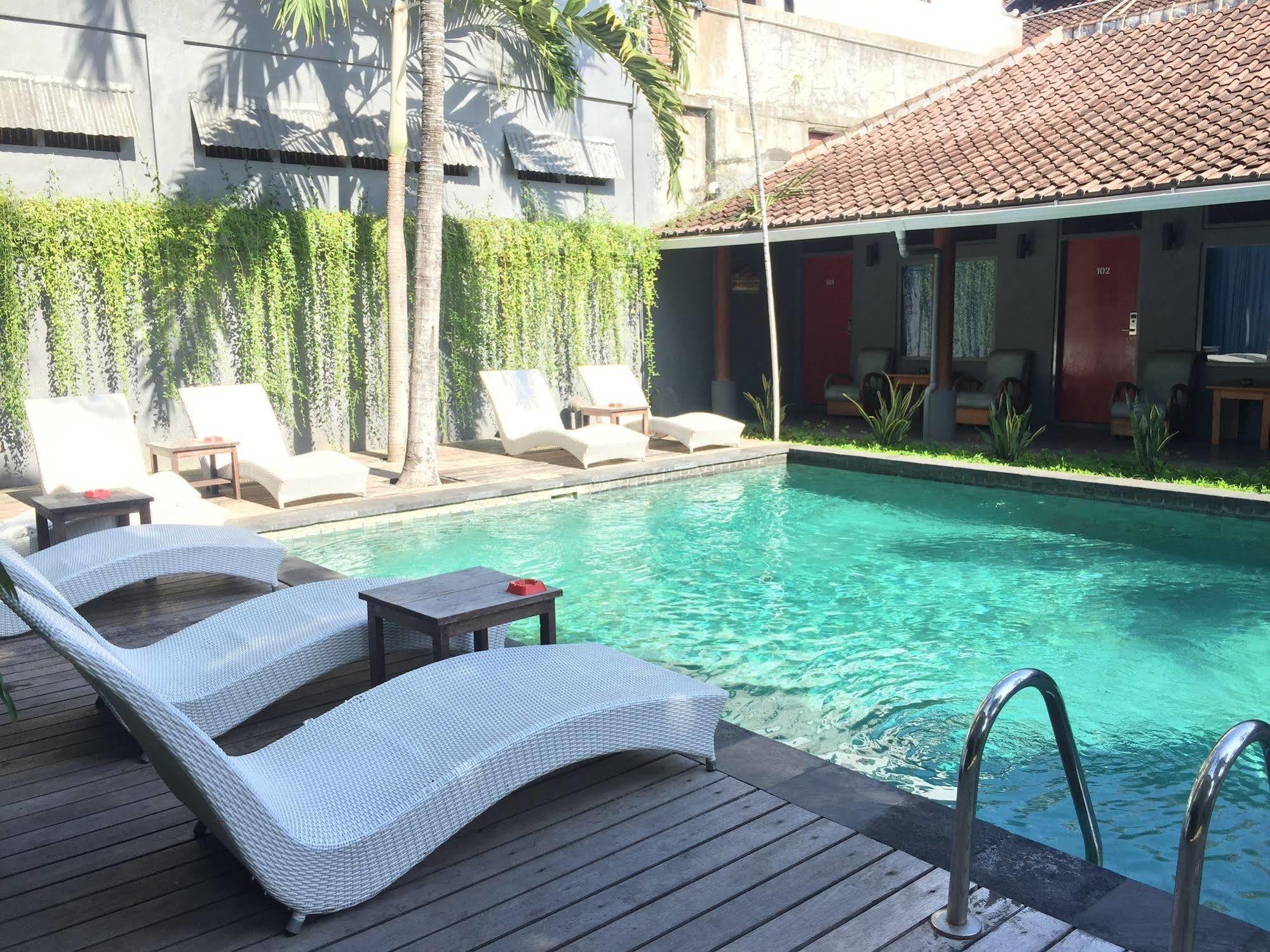 Kayun Hostel Legian Exterior foto